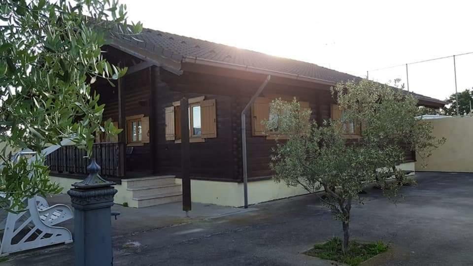 Chalet L Oasi Di Ambra 8 Posti Letto Con Uso Piscina Ardea Exterior foto