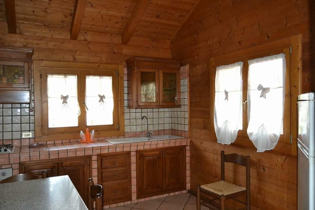 Chalet L Oasi Di Ambra 8 Posti Letto Con Uso Piscina Ardea Exterior foto