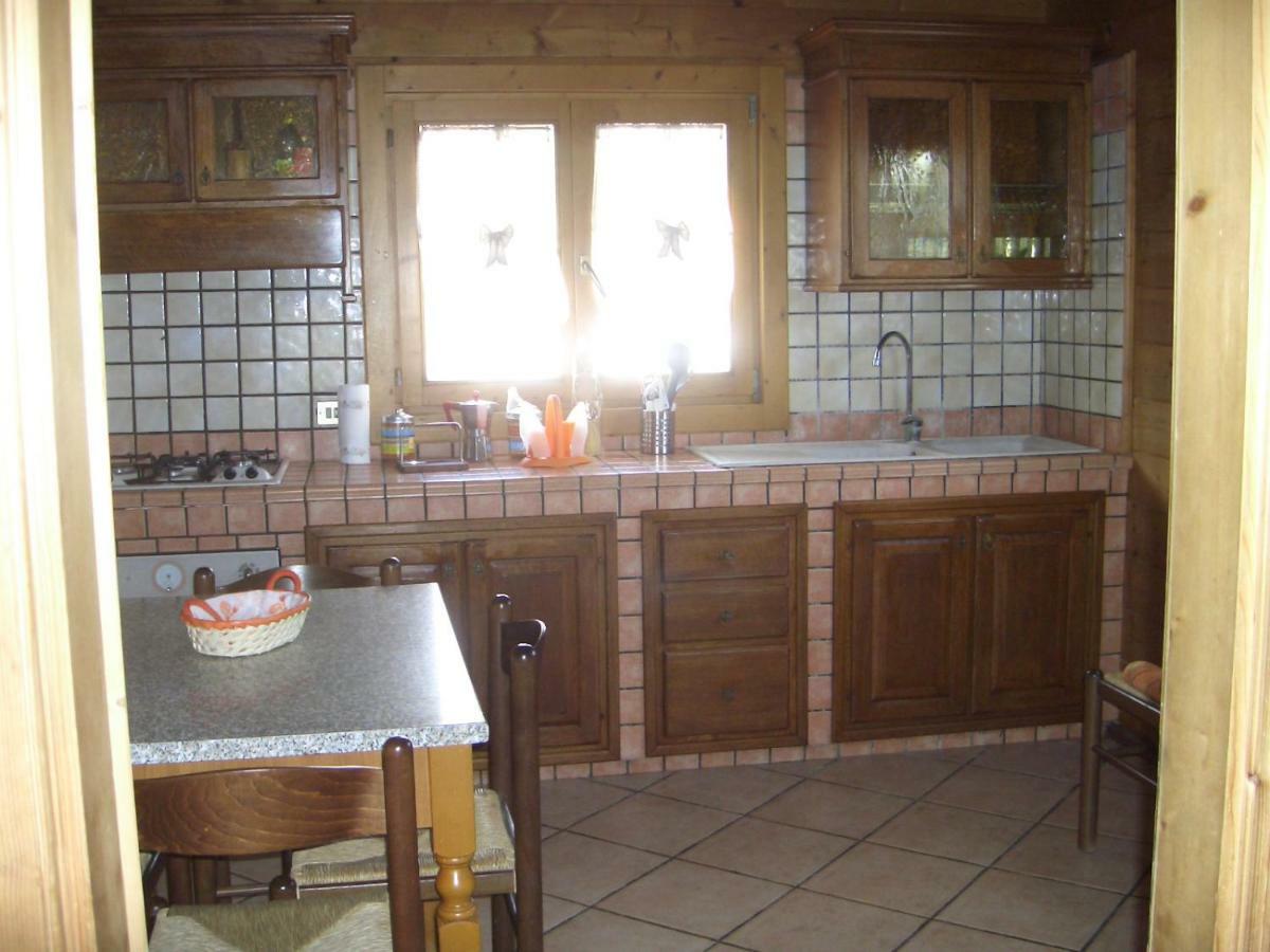 Chalet L Oasi Di Ambra 8 Posti Letto Con Uso Piscina Ardea Exterior foto