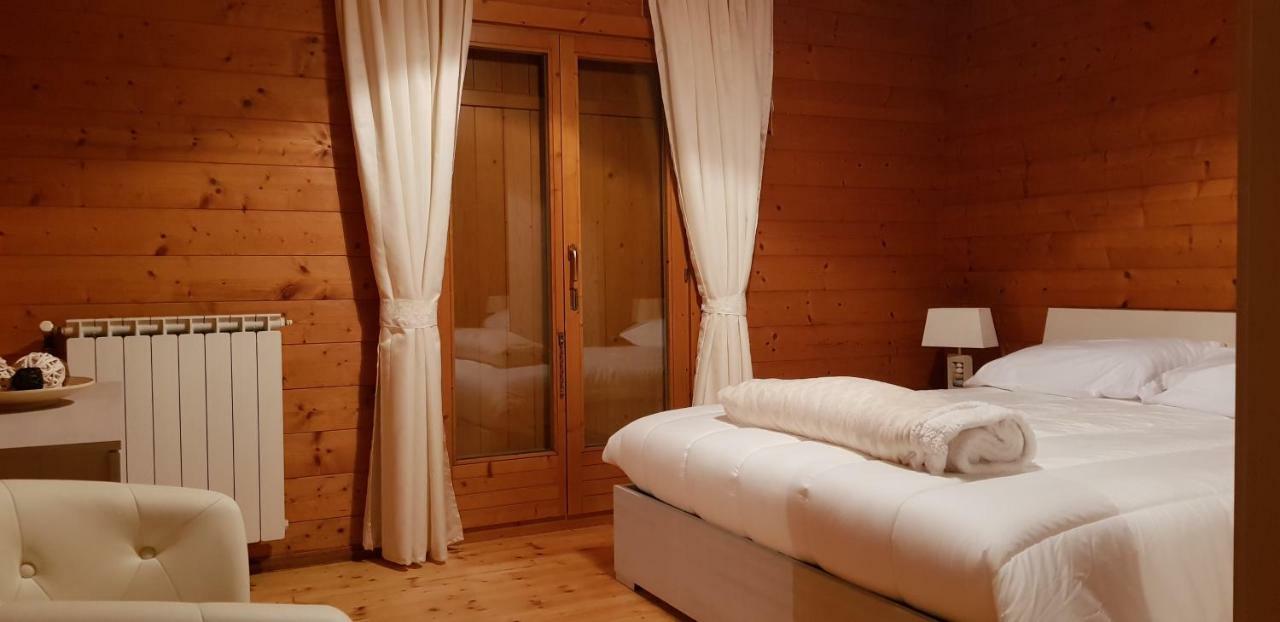 Chalet L Oasi Di Ambra 8 Posti Letto Con Uso Piscina Ardea Exterior foto