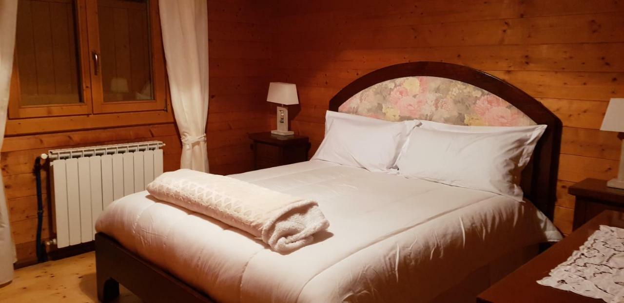 Chalet L Oasi Di Ambra 8 Posti Letto Con Uso Piscina Ardea Exterior foto