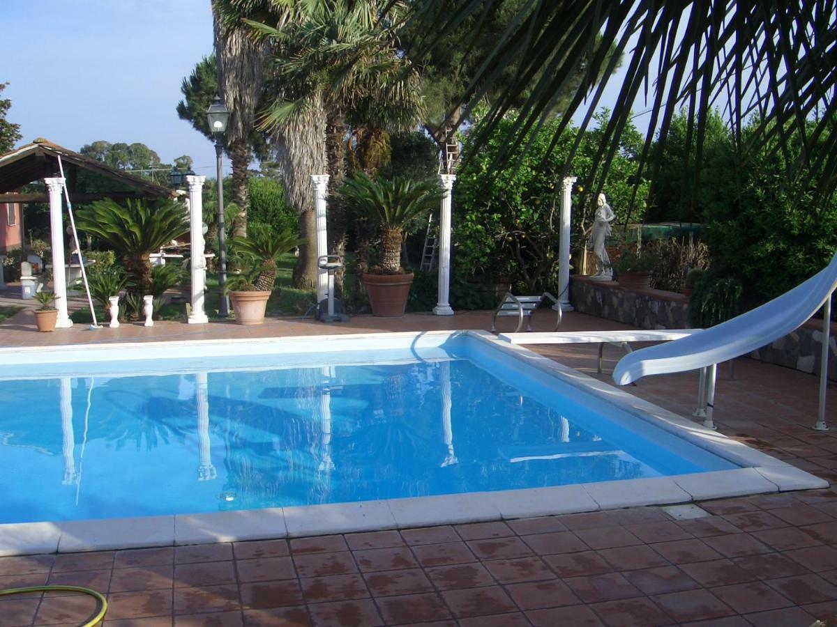 Chalet L Oasi Di Ambra 8 Posti Letto Con Uso Piscina Ardea Exterior foto